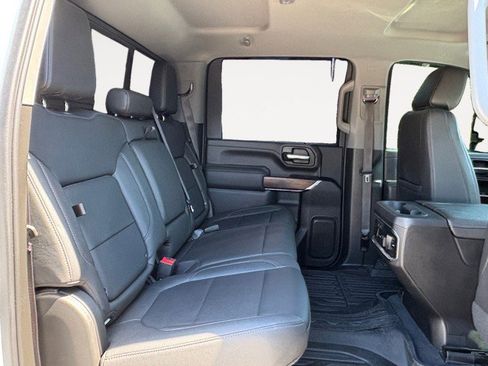 Used 2023 GMC Sierra 3500 SLT w/ SLT Convenience Package AWD/4WD image 4