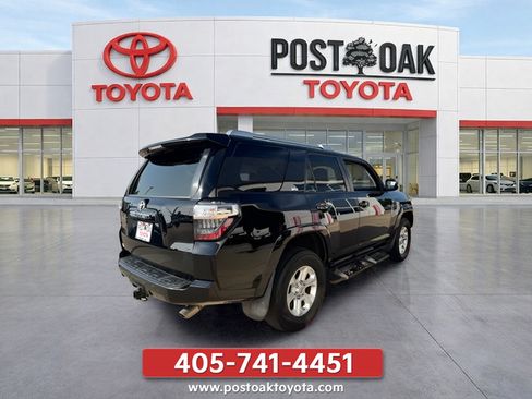 Used 2018 Toyota 4Runner SR5 Premium AWD/4WD image 8