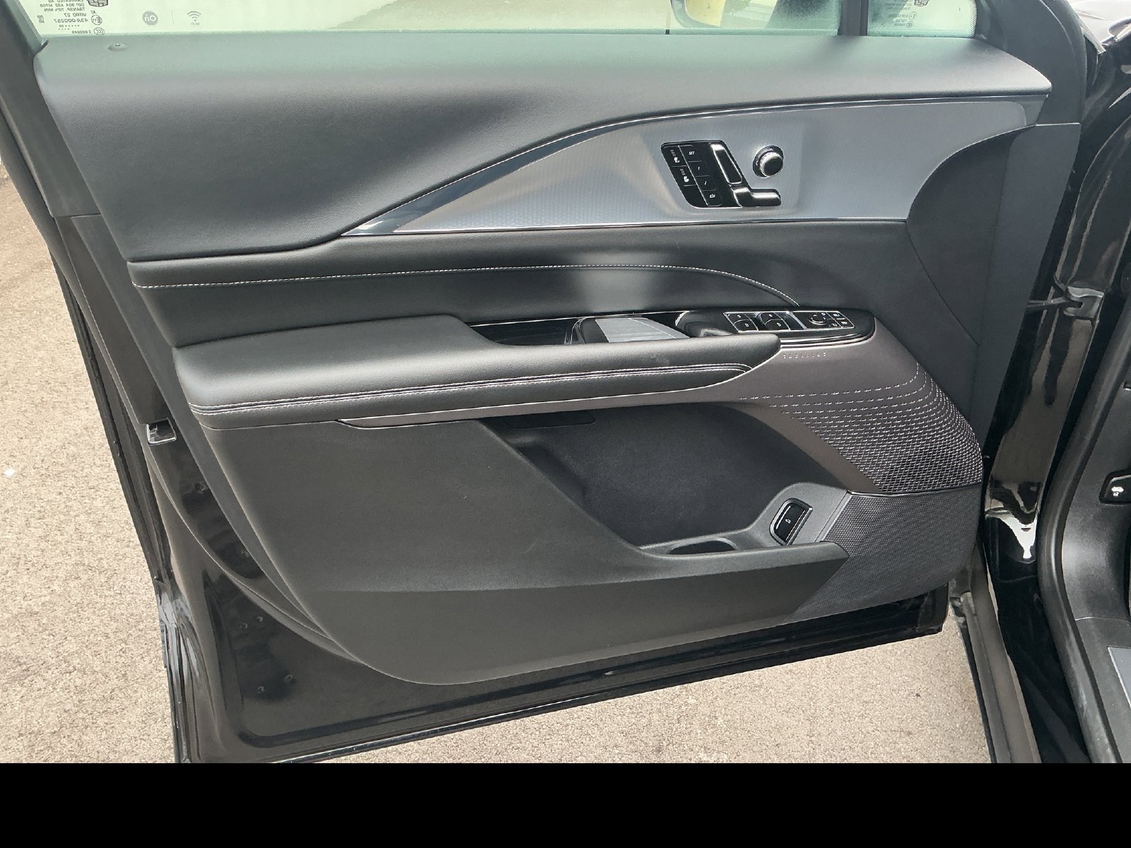 Certified 2024 Cadillac Lyriq Tech AWD/4WD image 11