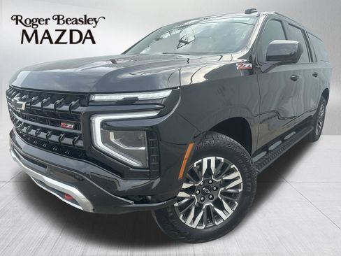Used 2025 Chevrolet Suburban Z71 AWD/4WD image 1