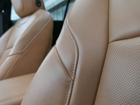 Certified 2023 Cadillac XT4 Premium Luxury w/ Technology Package FWD image 14