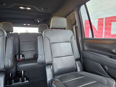 Used 2023 Chevrolet Suburban Premier image 26
