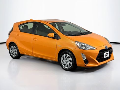 Used 2015 Toyota Prius C Two image 2