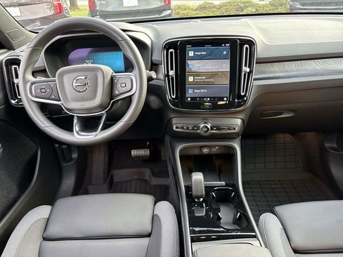 Used 2024 Volvo XC40 Recharge Core w/ Protection Package Premier image 28