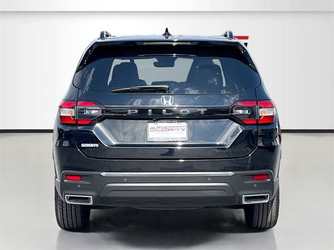 Used 2025 Honda Pilot Black Edition image 6
