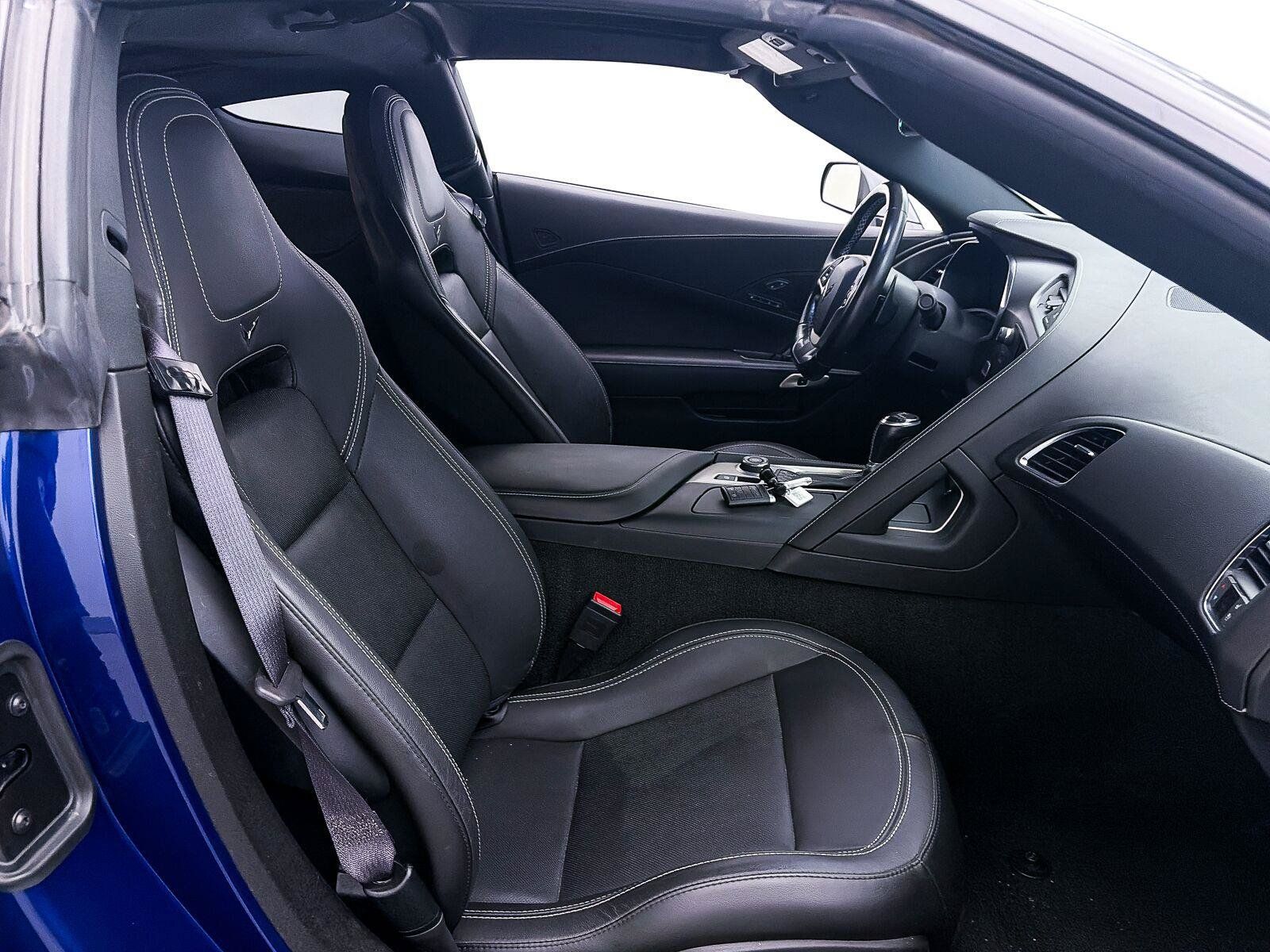 Used 2017 Chevrolet Corvette Stingray Coupe RWD image 38