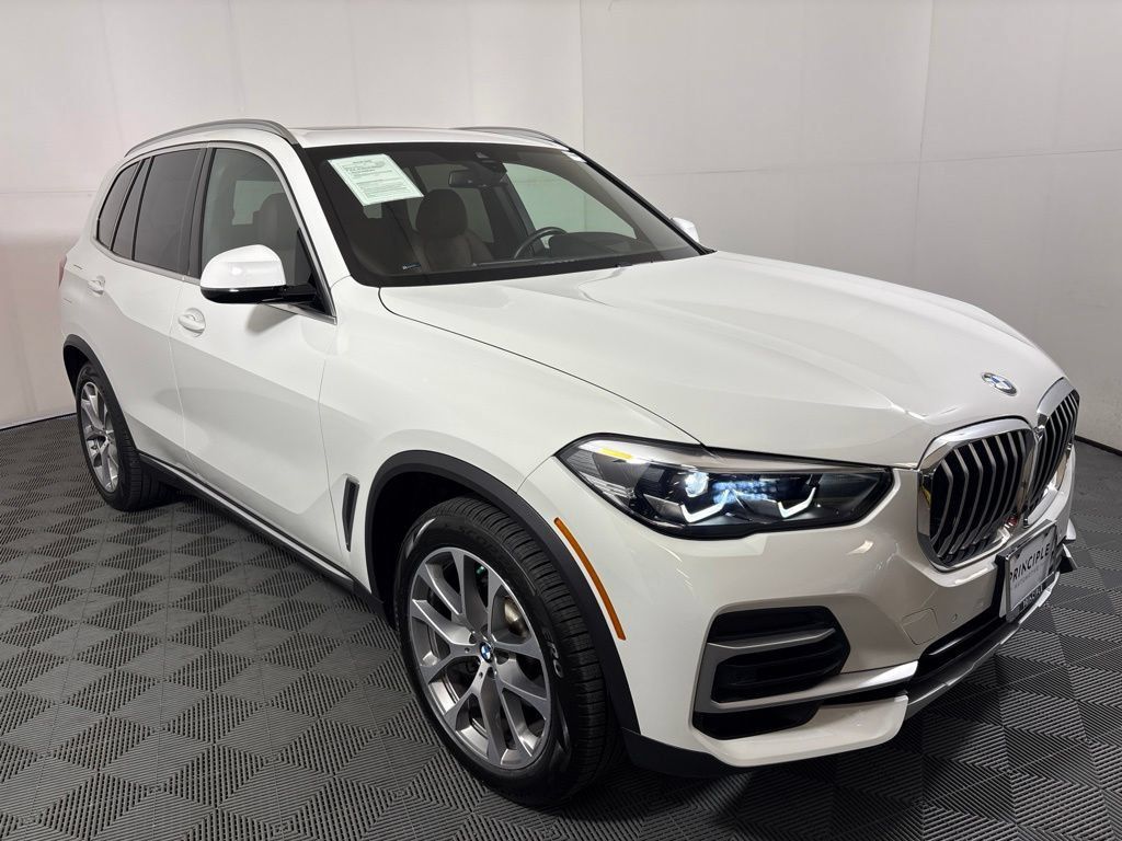 Certified 2023 BMW X5 xDrive40i w/ Premium Package AWD/4WD image 4