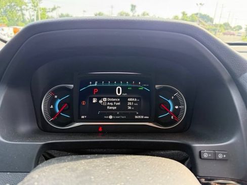 Used 2022 Honda Pilot Touring image 11