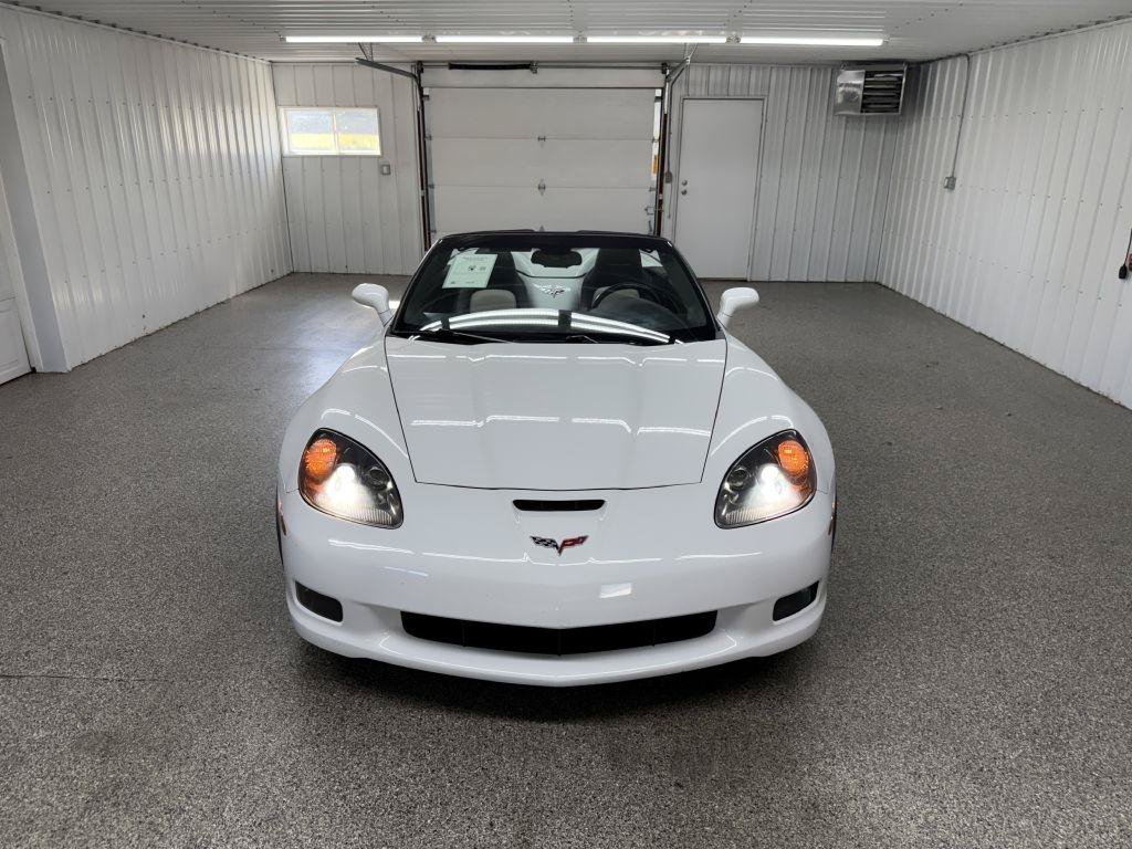 Used 2011 Chevrolet Corvette Grand Sport w/ Preferred Equipment Group RWD image 2