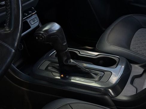 Used 2019 Chevrolet Colorado Z71 AWD/4WD image 26
