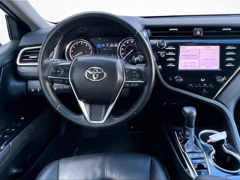 Certified 2018 Toyota Camry XLE image 9
