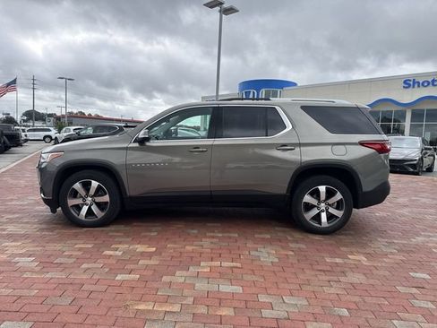 Used 2018 Chevrolet Traverse LT w/ LPO, Floor Liner Package FWD image 3