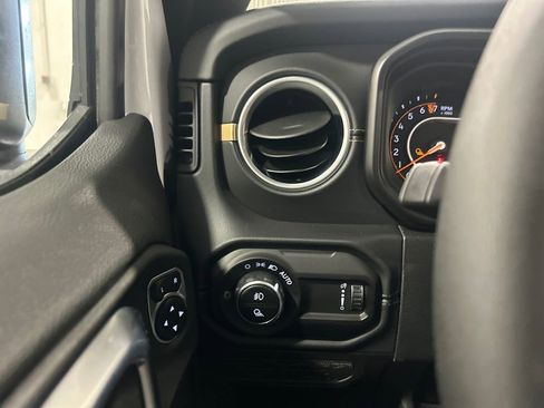 New 2026 Jeep Gladiator Sport image 19