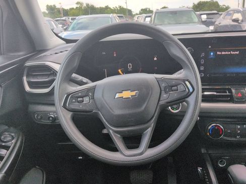 Used 2025 Chevrolet TrailBlazer LT AWD/4WD image 22