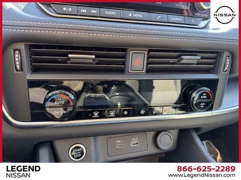 Used 2023 Nissan Rogue SV image 25