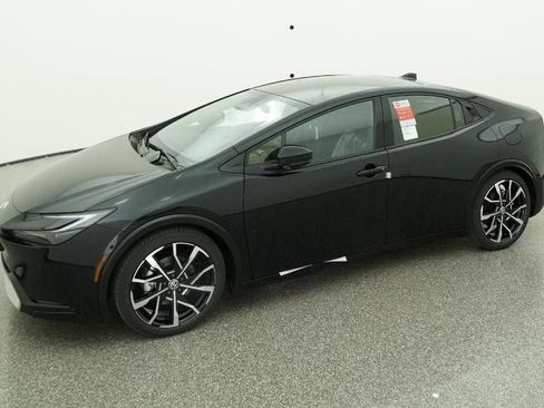 New 2026 Toyota Prius Plug-In Hybrid FWD image 2