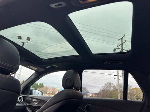 Used 2022 Mercedes-Benz GLC 300 4MATIC image 23