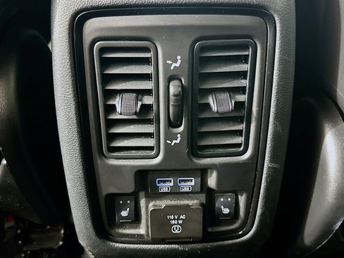 Used 2024 Dodge Durango GT image 28