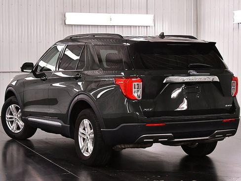 Used 2022 Ford Explorer XLT w/ Equipment Group 202A image 5