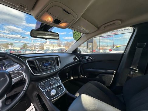 Used 2015 Chrysler 200 Limited w/ Convenience Group image 15