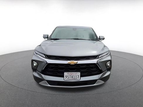 Used 2025 Chevrolet Blazer LT FWD image 4