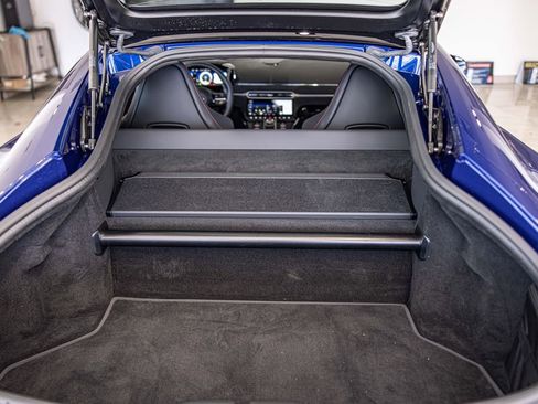 Used 2025 Aston Martin V8 Vantage Coupe image 15