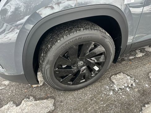 New 2026 Volkswagen Atlas Cross Sport SE image 2