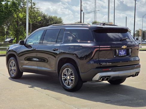 Used 2024 Chevrolet Traverse LT FWD image 7