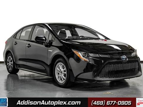 Used 2020 Toyota Corolla LE image 1