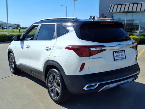 Used 2023 Kia Seltos S w/ Navigation Package FWD image 3