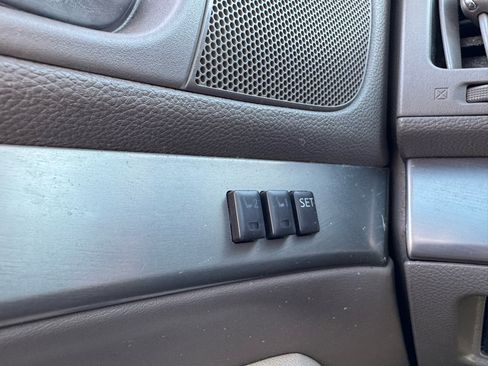 Used 2013 INFINITI G37 x w/ Premium Pkg image 16