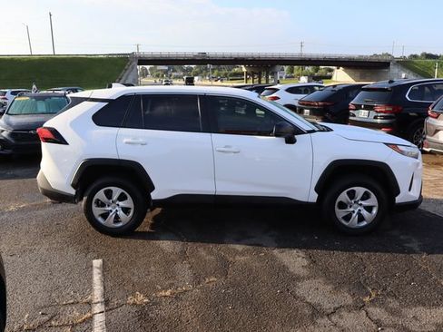 Used 2023 Toyota RAV4 LE FWD image 9