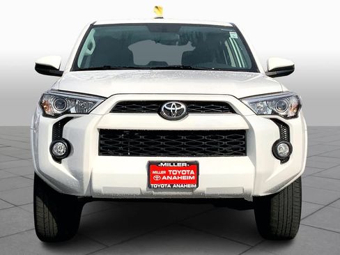 Used 2018 Toyota 4Runner SR5 RWD image 3
