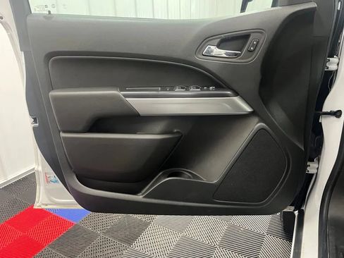 Used 2022 Chevrolet Colorado LT w/ LT Convenience Package AWD/4WD image 22