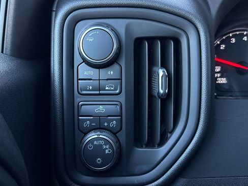 Certified 2025 Chevrolet Silverado 1500 Custom image 30