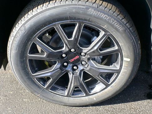 New 2026 GMC Yukon XL Elevation image 36