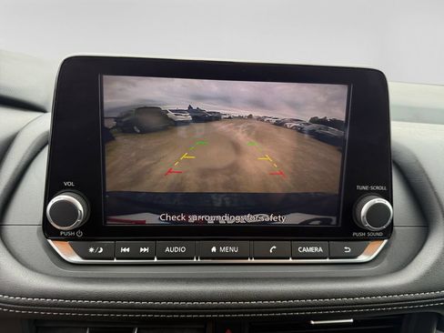 Used 2025 Nissan Rogue SV AWD/4WD image 27