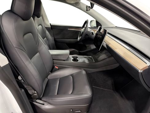 Certified 2023 Tesla Model Y Long Range AWD/4WD image 13
