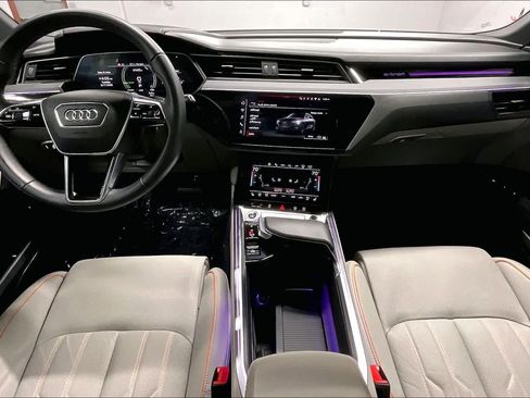 Used 2024 Audi Q8 e-tron Prestige w/ Prestige Package image 16