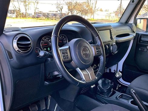 Used 2018 Jeep Wrangler Sport image 18