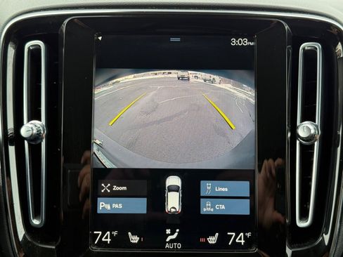 Used 2022 Volvo XC40 T5 Momentum image 31