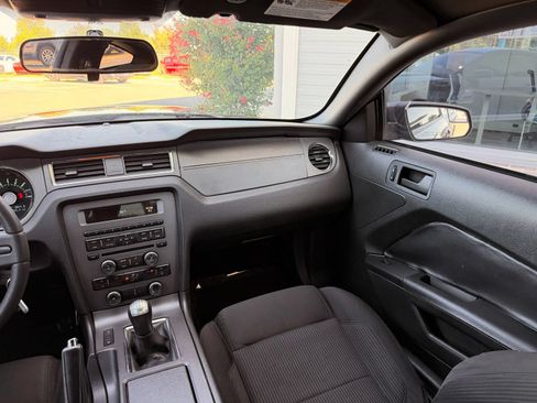 Used 2012 Ford Mustang Coupe RWD image 22