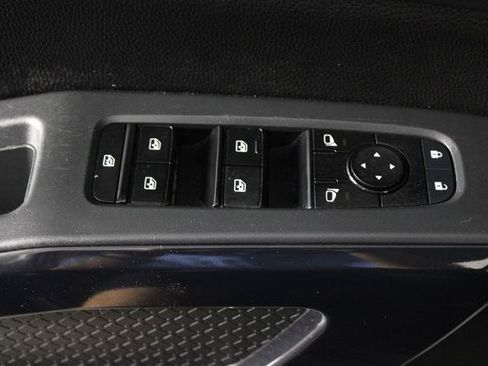Certified 2025 Nissan Pathfinder SV FWD image 24