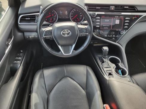 Used 2018 Toyota Camry XSE FWD image 11
