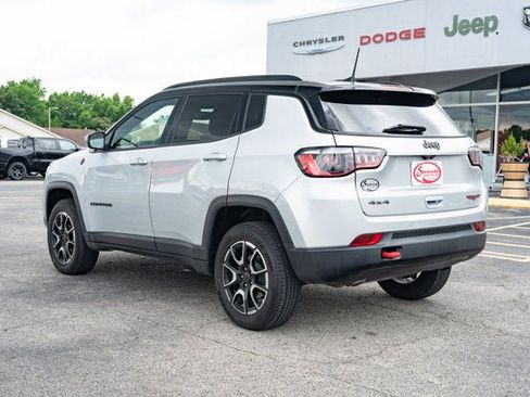 Certified 2025 Jeep Compass Trailhawk AWD/4WD image 3