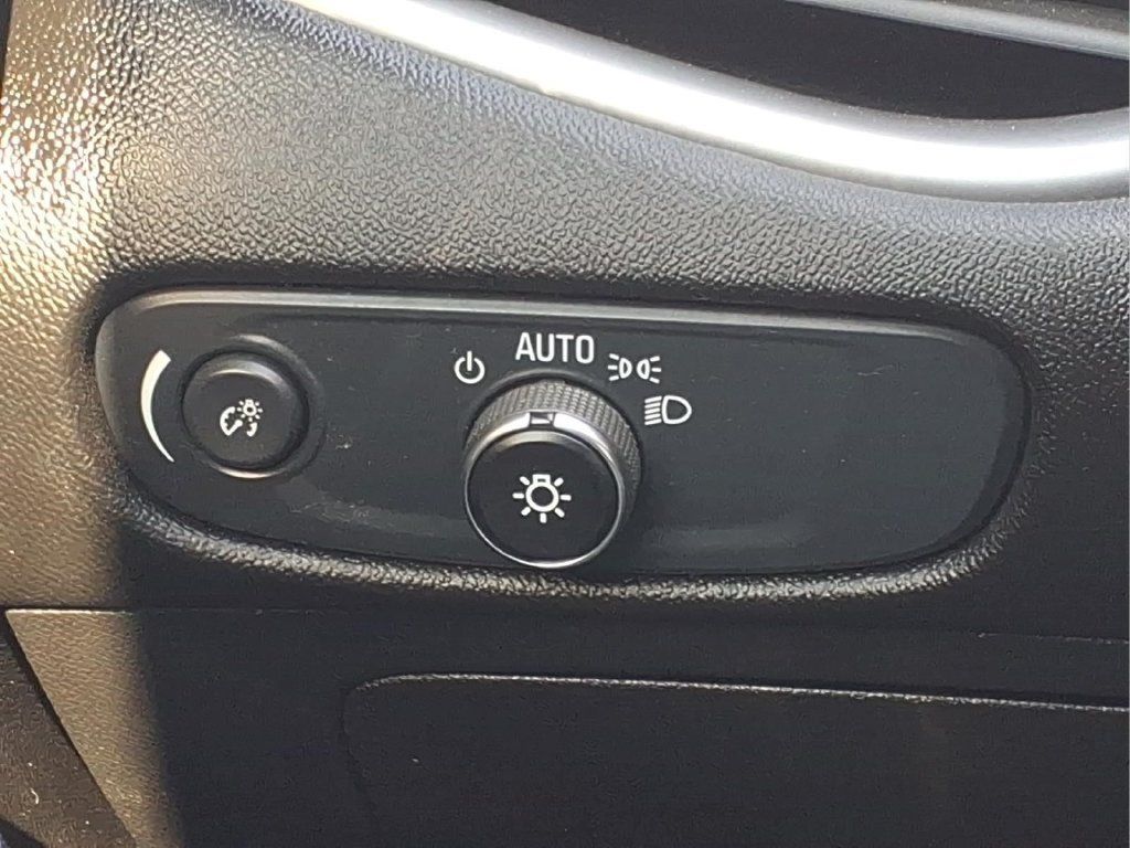Used 2024 Chevrolet Malibu LS FWD image 27