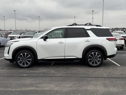 New 2026 Nissan Pathfinder Platinum w/ Cargo Package FWD image 7