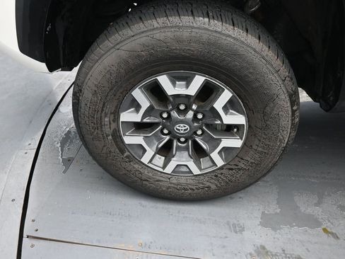 Used 2023 Toyota Tacoma TRD Off-Road w/ Technology Package image 12