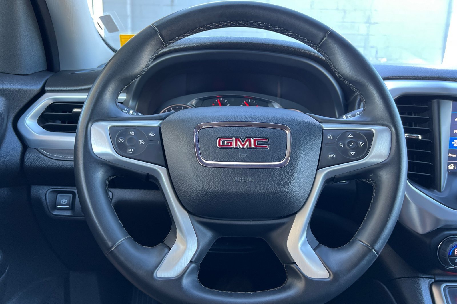 Used 2023 GMC Acadia SLT AWD/4WD image 21