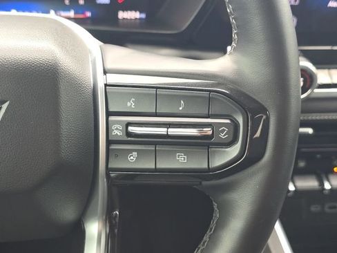 Used 2024 Chevrolet Colorado LT w/ LT Convenience Package III image 28